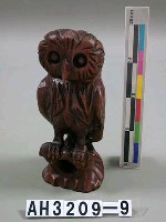 藏品(木製貓頭鷹書架)的圖片